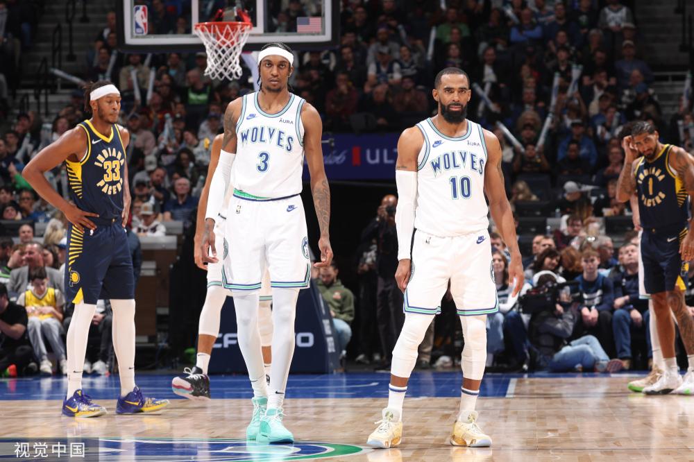 以微弱差距 以微弱差距